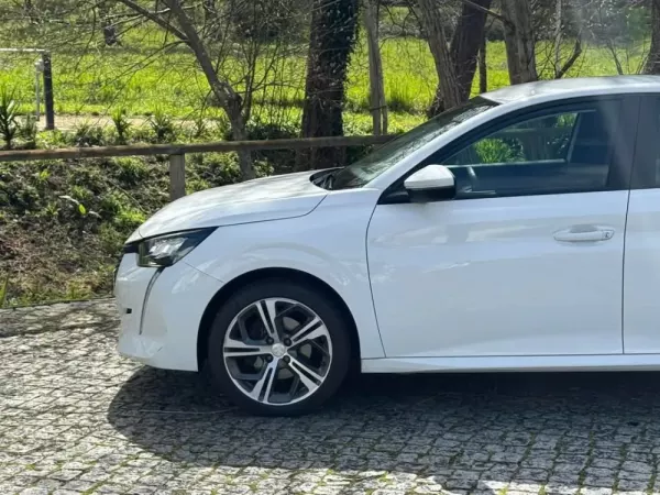 Peugeot 208 1.2 PureTech Allure EAT8 10