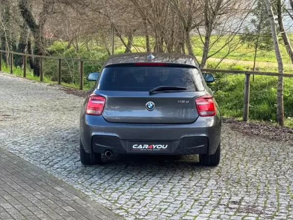 BMW 118 d Pack M 7