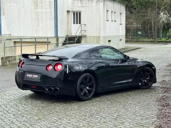 Nissan GT-R 3.8 V6 Premium Edition 2