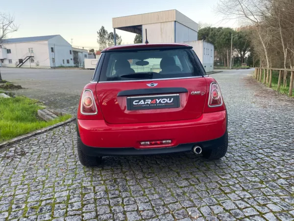 MINI 3 Portas One D 8