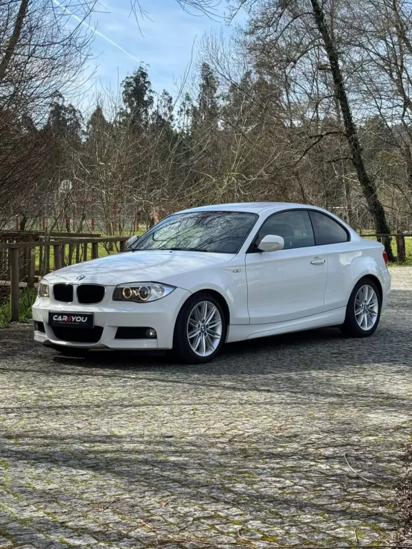BMW 120 d Coupe Limited Edition Lifestyle c/ M Sport Pack 10