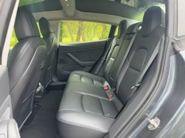 Tesla Model 3 Performance Dual Motor AWD 27