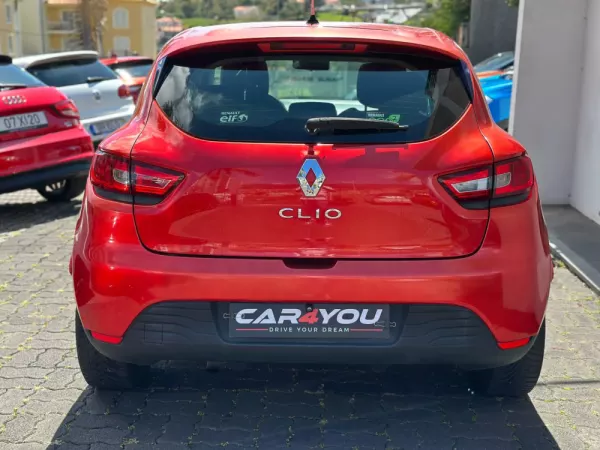 Renault Clio 1.2 TCE GT EDC 11