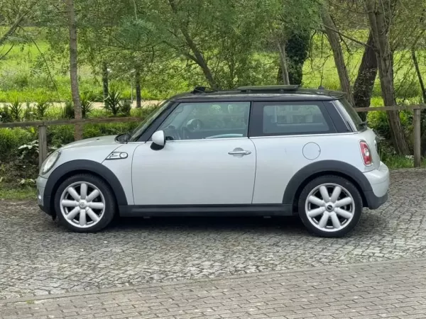 MINI 3 Portas Cooper D 50 Camden 8