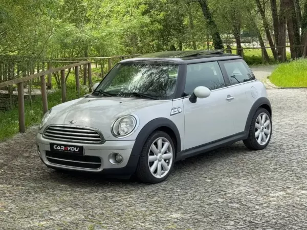 MINI 3 Portas Cooper D 50 Camden 11