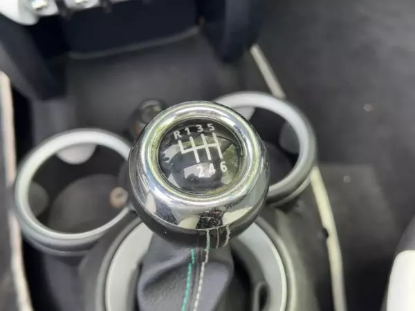 MINI 3 Portas Cooper D 50 Camden 18