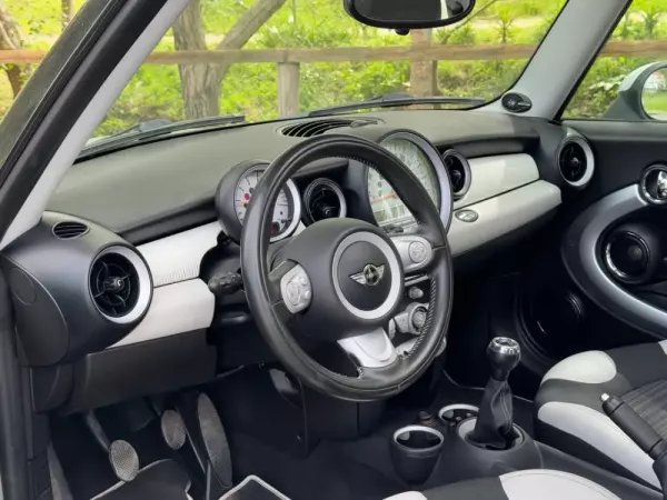 MINI 3 Portas Cooper D 50 Camden 19