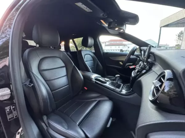 Mercedes-Benz C 220 d AMG Line 25