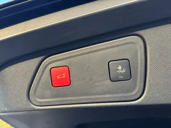 Peugeot 3008 1.5 BlueHDi Allure 15