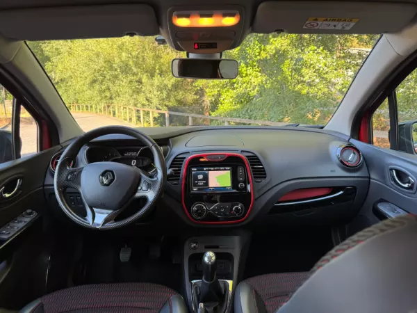 Renault Captur 1.5 dCi Helly Hansen 12
