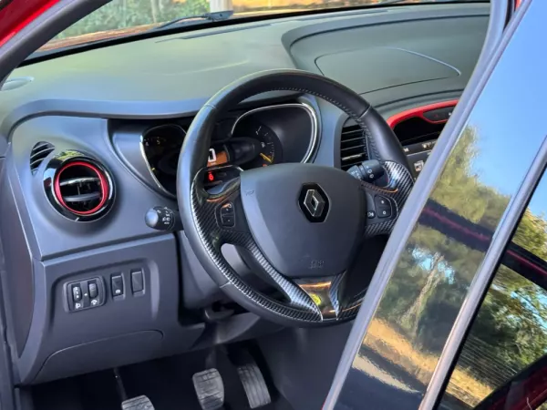 Renault Captur 1.5 dCi Helly Hansen 13