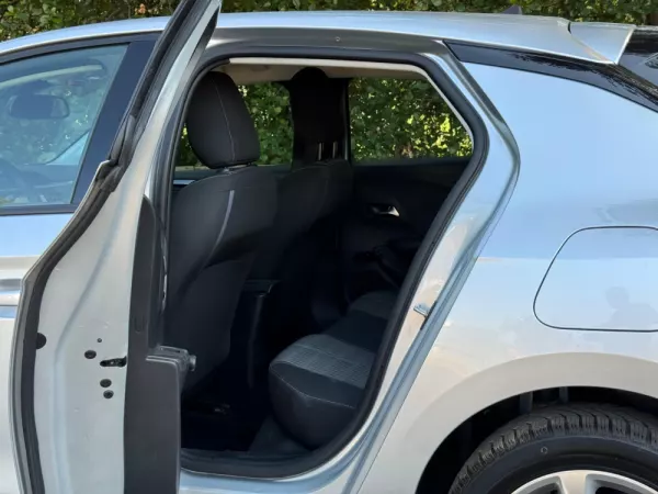 Opel Corsa 1.5 D Elegance 29