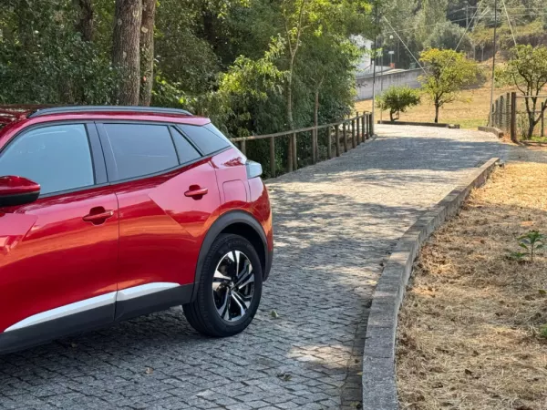 Peugeot e-2008 50 kWh Allure 3