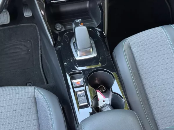 Peugeot e-2008 50 kWh Allure 14