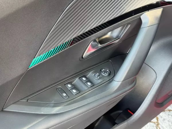 Peugeot e-2008 50 kWh Allure 17