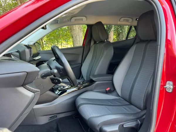 Peugeot e-2008 50 kWh Allure 18