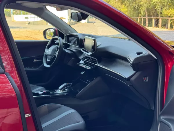 Peugeot e-2008 50 kWh Allure 20