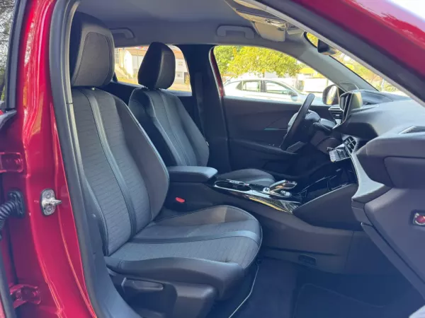 Peugeot e-2008 50 kWh Allure 22