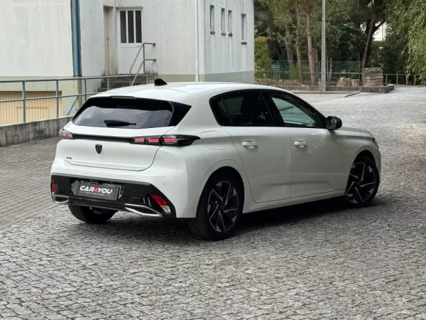 Peugeot 308 1.2 PureTech Allure EAT8 4