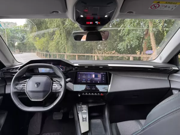 Peugeot 308 1.2 PureTech Allure EAT8 12