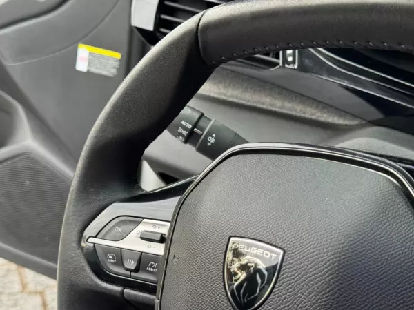 Peugeot 308 1.2 PureTech Allure EAT8 20