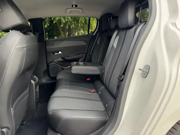 Peugeot 308 1.2 PureTech Allure EAT8 27