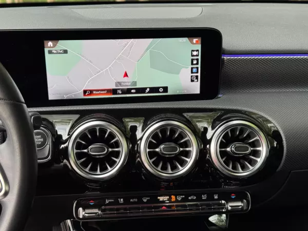 Mercedes-Benz CLA 250 e Progressive 15