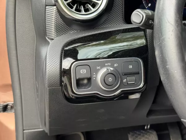 Mercedes-Benz CLA 250 e Progressive 22