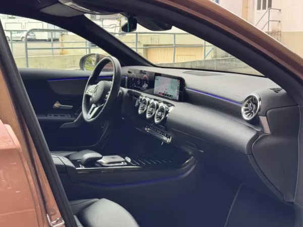 Mercedes-Benz CLA 250 e Progressive 27