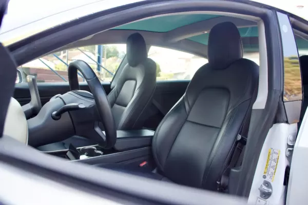 Tesla Model 3 Long-Range Dual Motor AWD 14