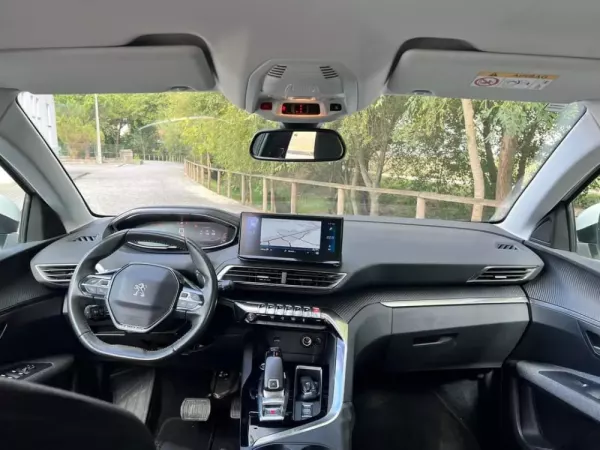 Peugeot 3008 1.5 BlueHDi Allure EAT8 15