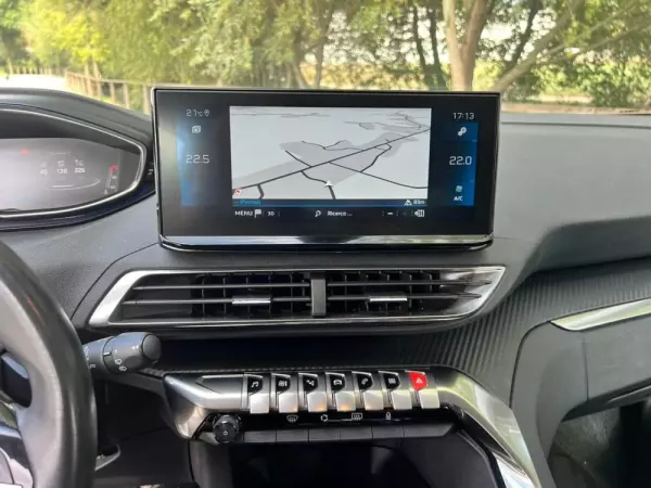 Peugeot 3008 1.5 BlueHDi Allure EAT8 16