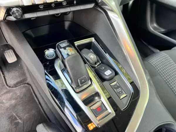 Peugeot 3008 1.5 BlueHDi Allure EAT8 17