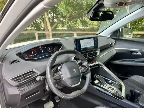 Peugeot 3008 1.5 BlueHDi Allure EAT8 18