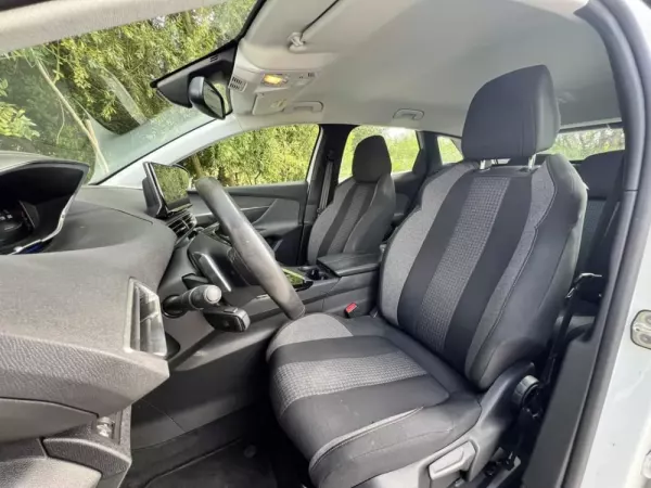 Peugeot 3008 1.5 BlueHDi Allure EAT8 21