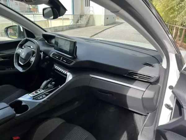 Peugeot 3008 1.5 BlueHDi Allure EAT8 22