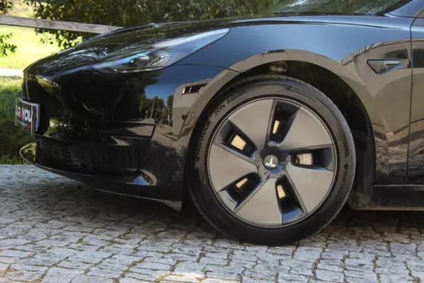 Tesla Model 3 Standard RWD Plus 3