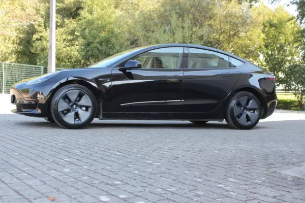 Tesla Model 3 Standard RWD Plus 6