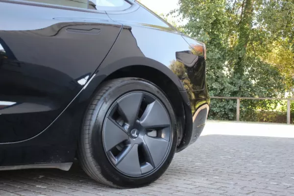 Tesla Model 3 Standard RWD Plus 7