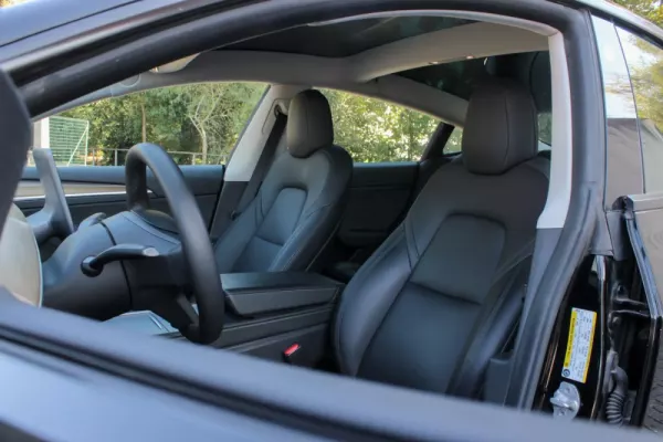 Tesla Model 3 Standard RWD Plus 20