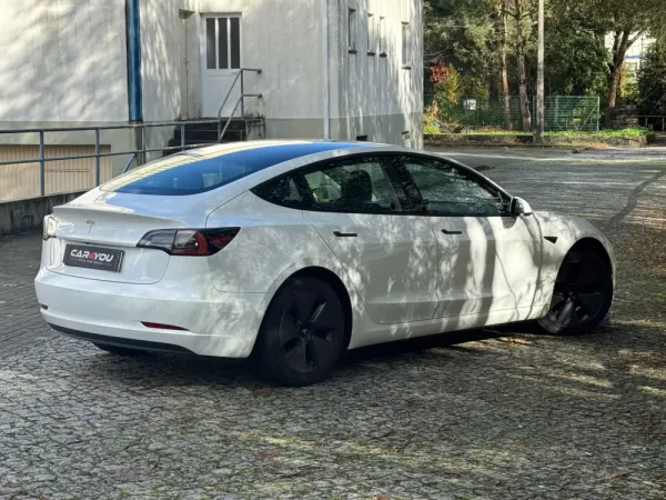 Tesla Model 3 Standard Range Plus RWD 4