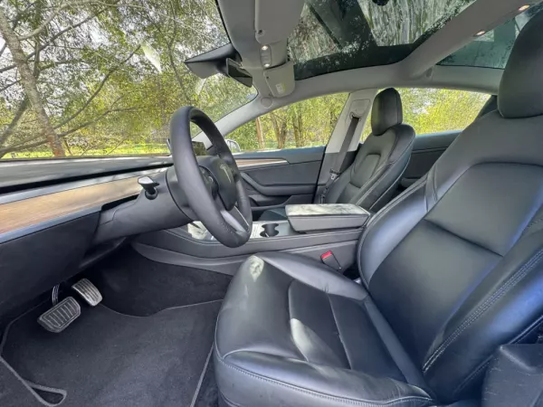 Tesla Model 3 Standard Range Plus RWD 18