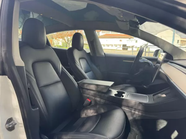 Tesla Model 3 Standard Range Plus RWD 23