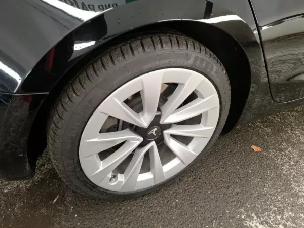 Tesla Model 3 Standard Range Plus RWD 5
