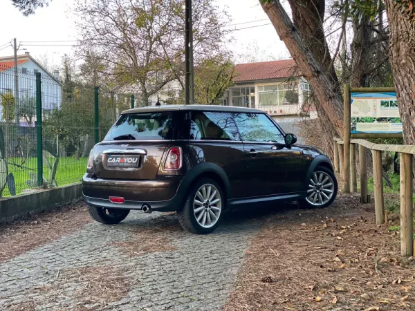 MINI 3 Portas Cooper D 4