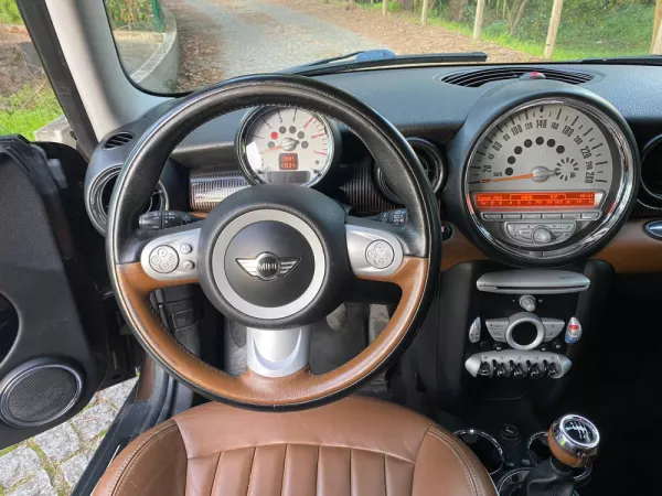 MINI 3 Portas Cooper D 21