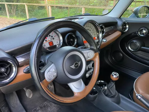 MINI 3 Portas Cooper D 22