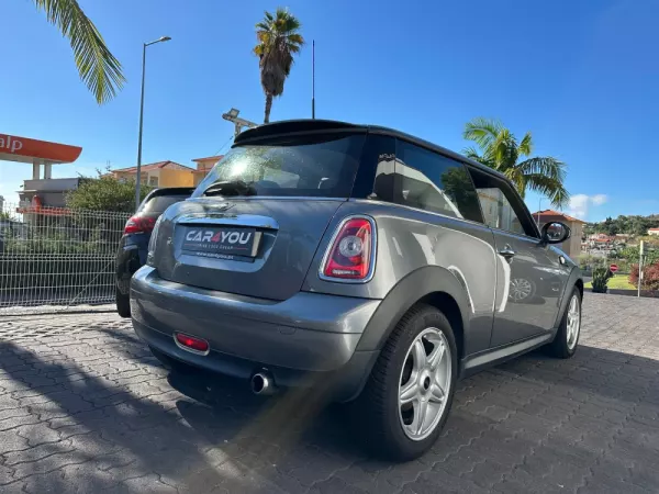 MINI 3 Portas Cooper D 6