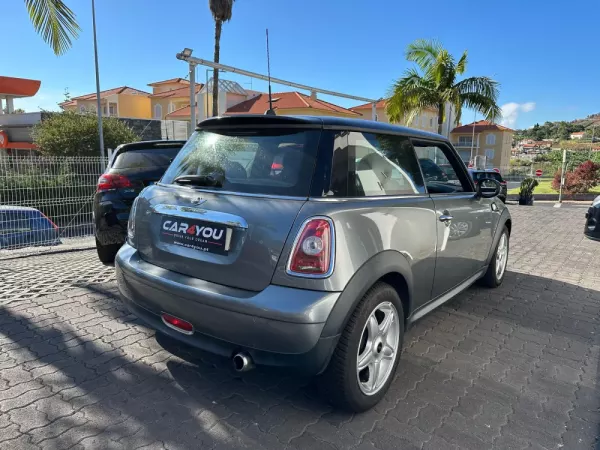 MINI 3 Portas Cooper D 8