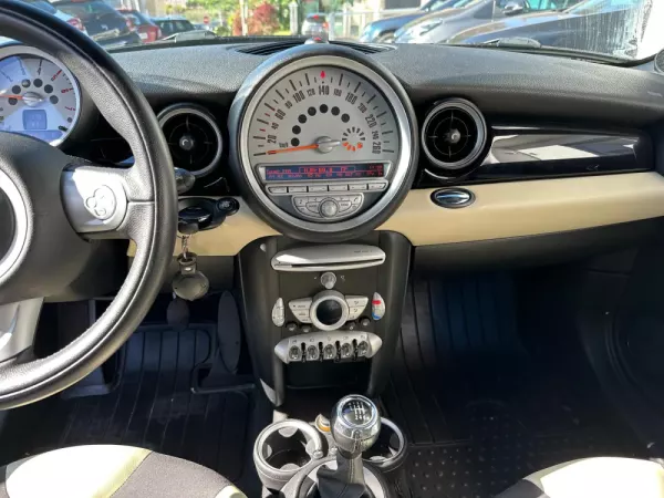 MINI 3 Portas Cooper D 9